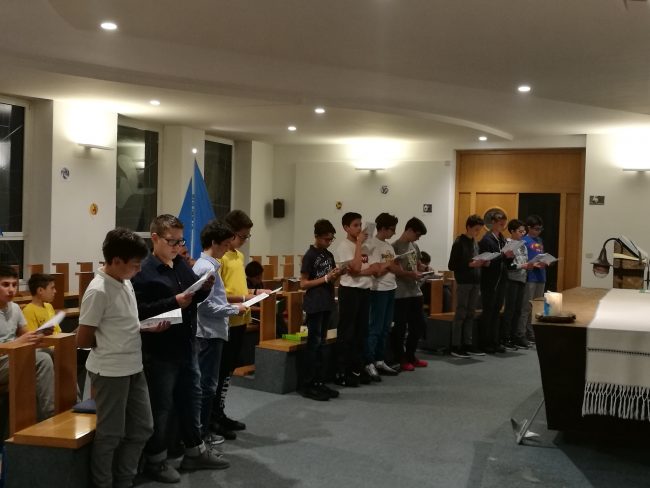 I Ragazzi in chiesa