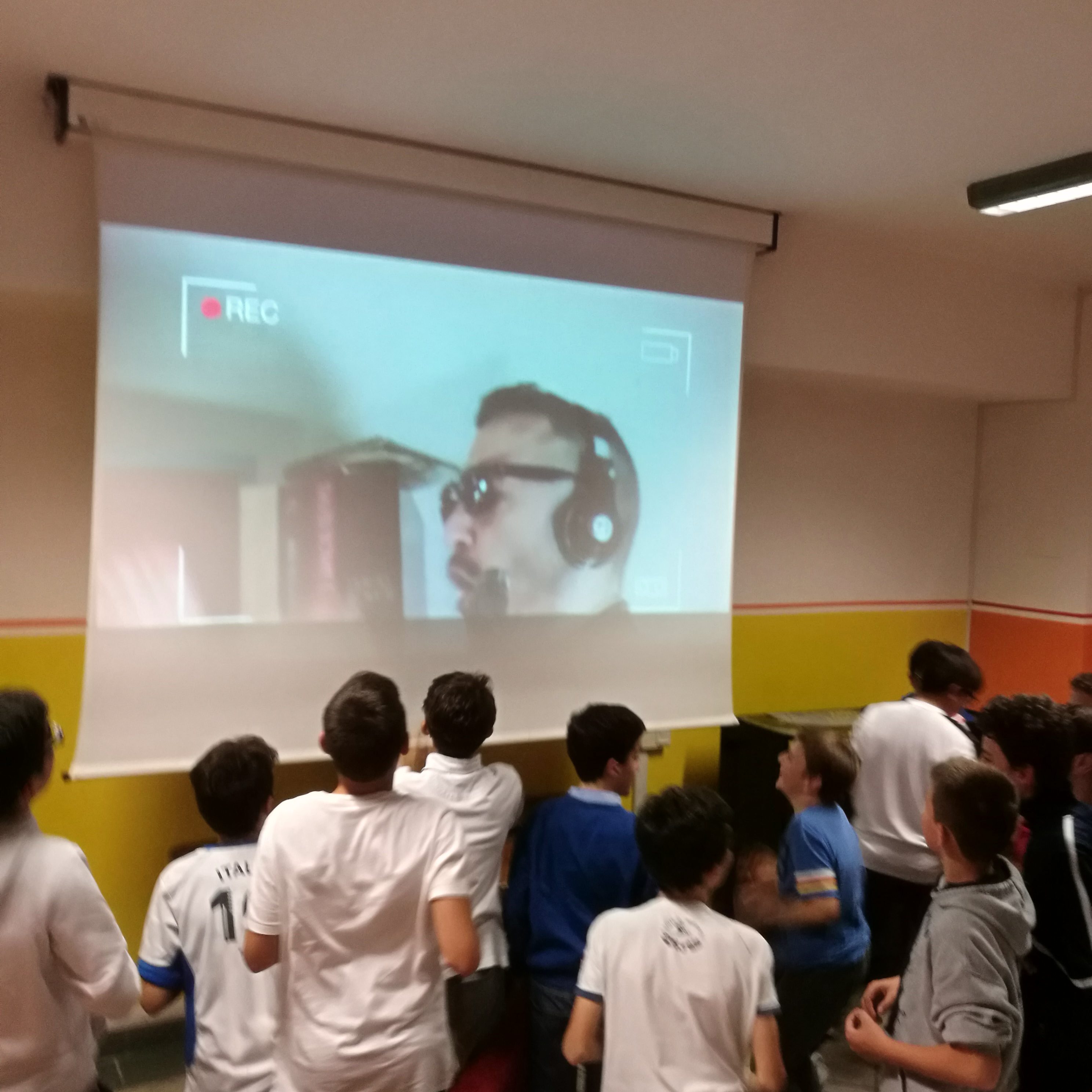 Alcuni dei ragazzi in momenti ricreativi Alcuni dei ragazzi in momenti ricreativi